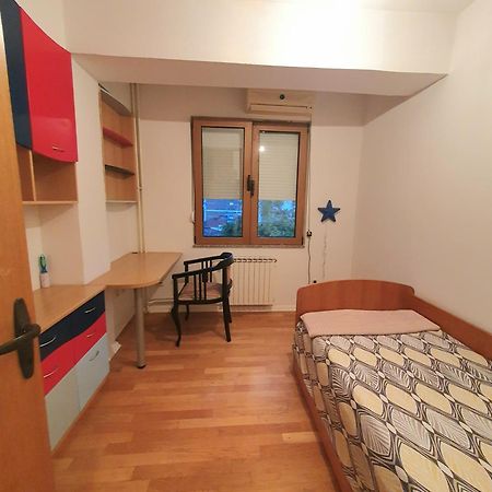 3 Bedroom Home With Parking Garage In The Heart Of Skopje Ngoại thất bức ảnh
