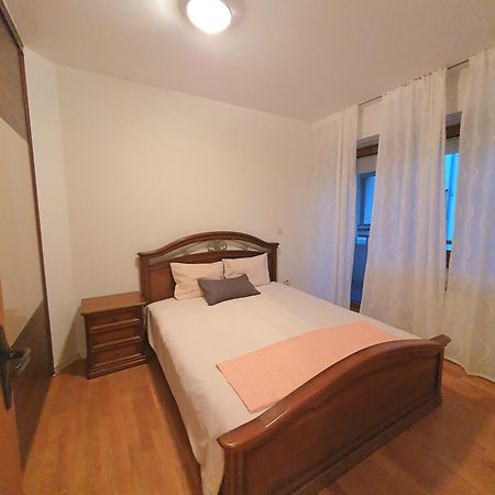 3 Bedroom Home With Parking Garage In The Heart Of Skopje Ngoại thất bức ảnh
