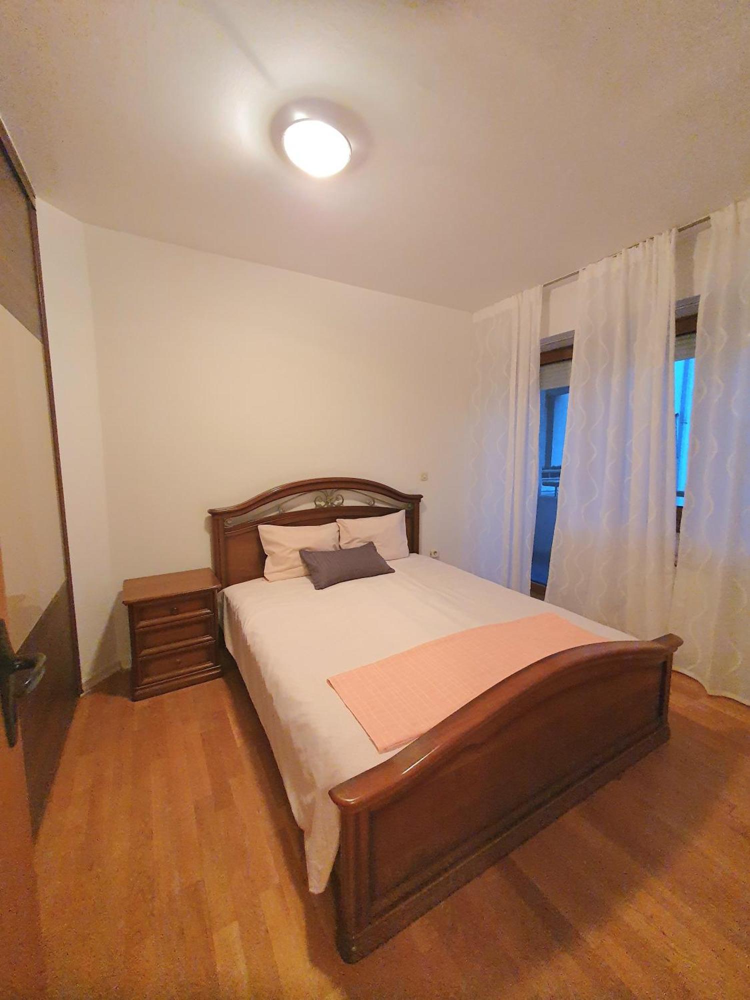 3 Bedroom Home With Parking Garage In The Heart Of Skopje Ngoại thất bức ảnh