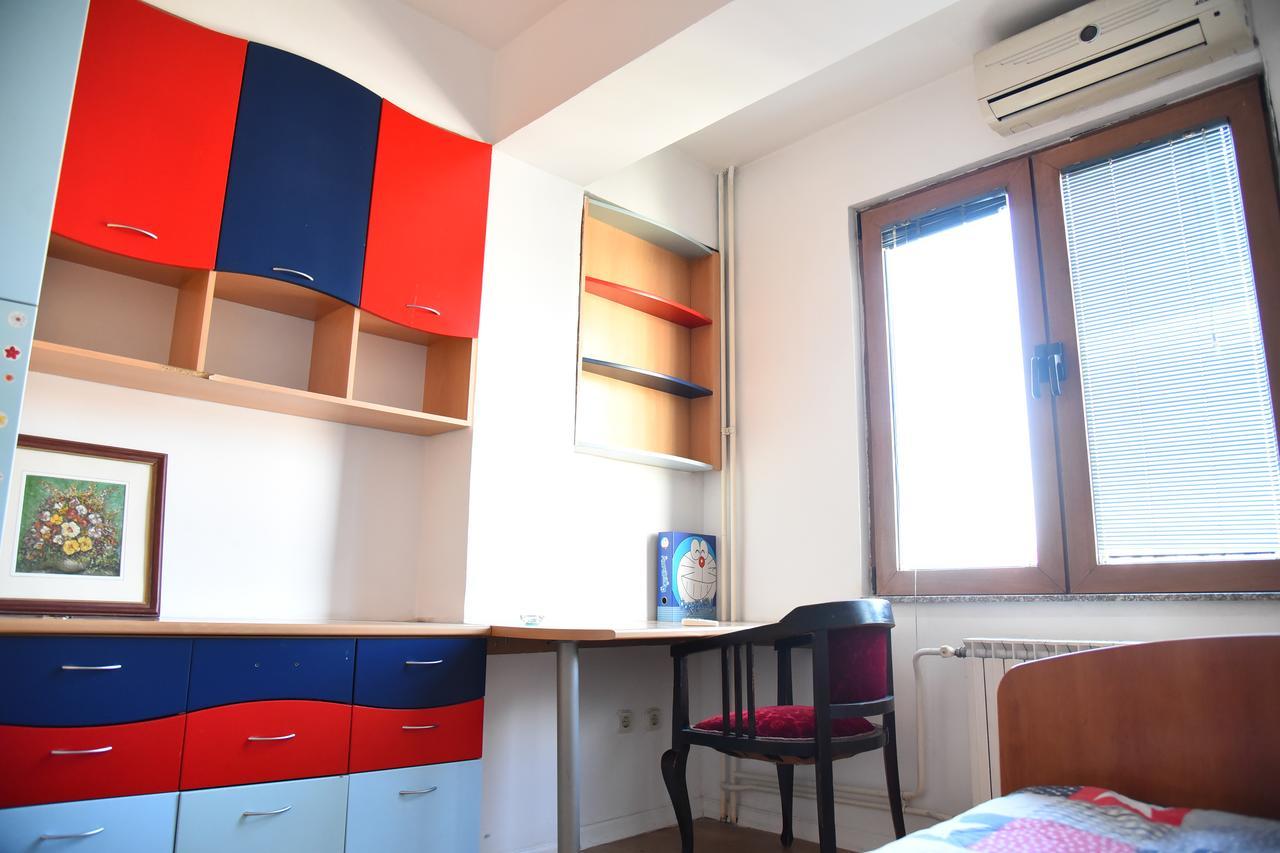 3 Bedroom Home With Parking Garage In The Heart Of Skopje Ngoại thất bức ảnh