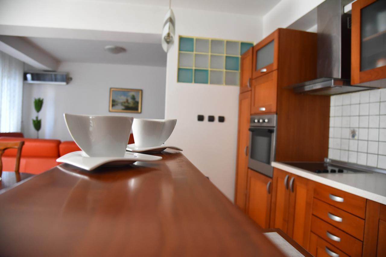 3 Bedroom Home With Parking Garage In The Heart Of Skopje Ngoại thất bức ảnh