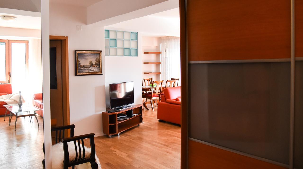 3 Bedroom Home With Parking Garage In The Heart Of Skopje Ngoại thất bức ảnh