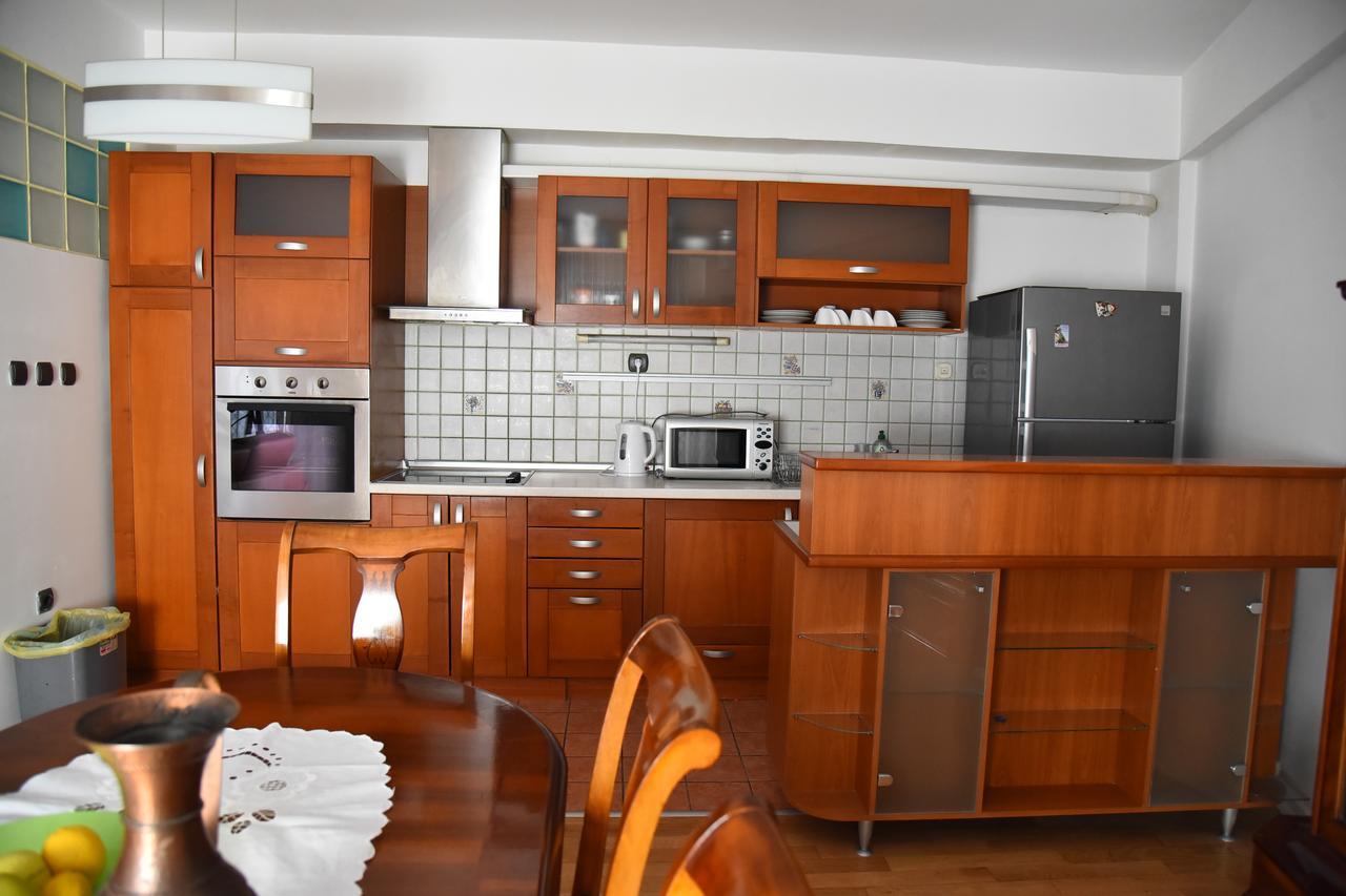 3 Bedroom Home With Parking Garage In The Heart Of Skopje Ngoại thất bức ảnh