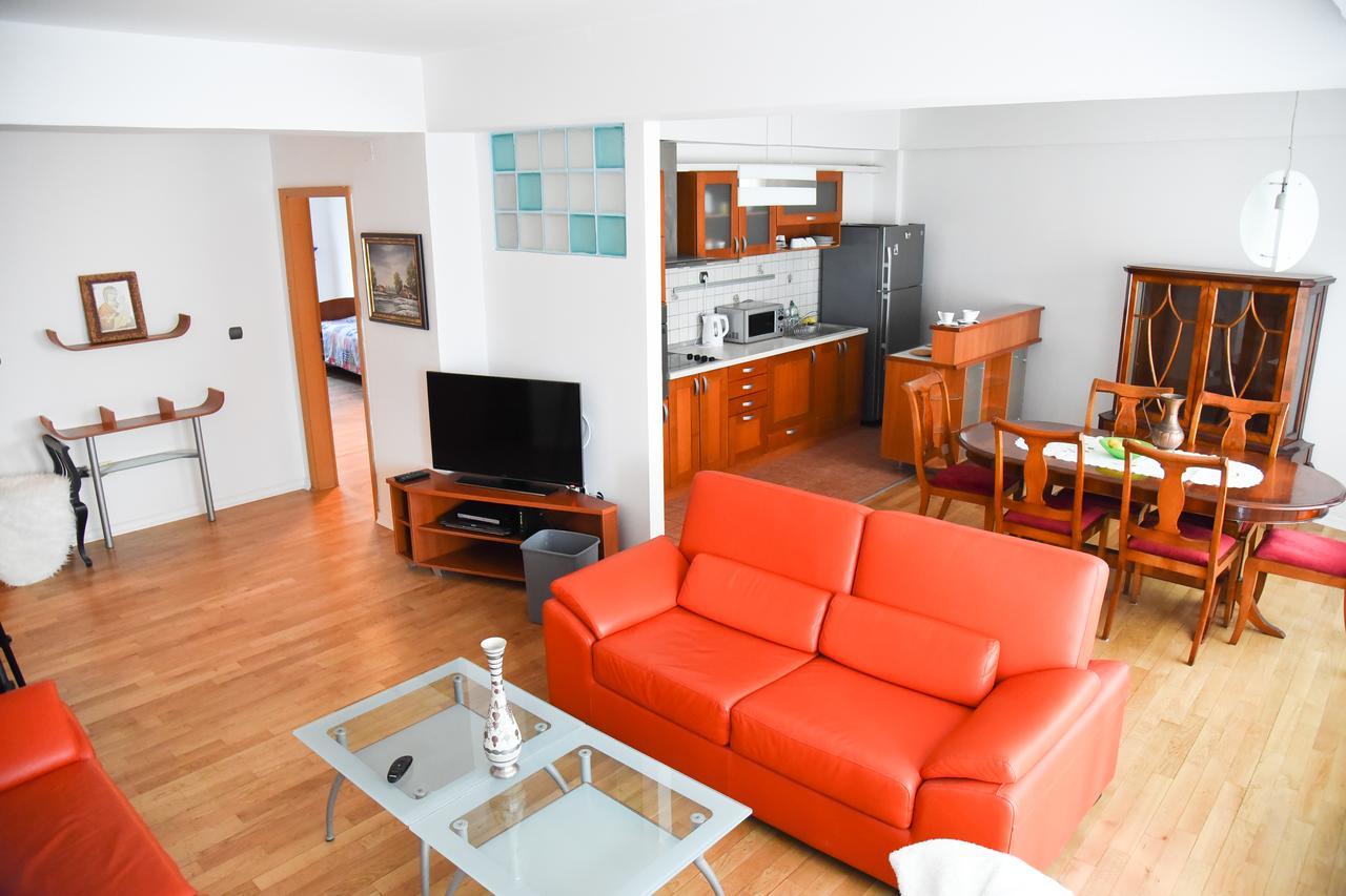 3 Bedroom Home With Parking Garage In The Heart Of Skopje Ngoại thất bức ảnh