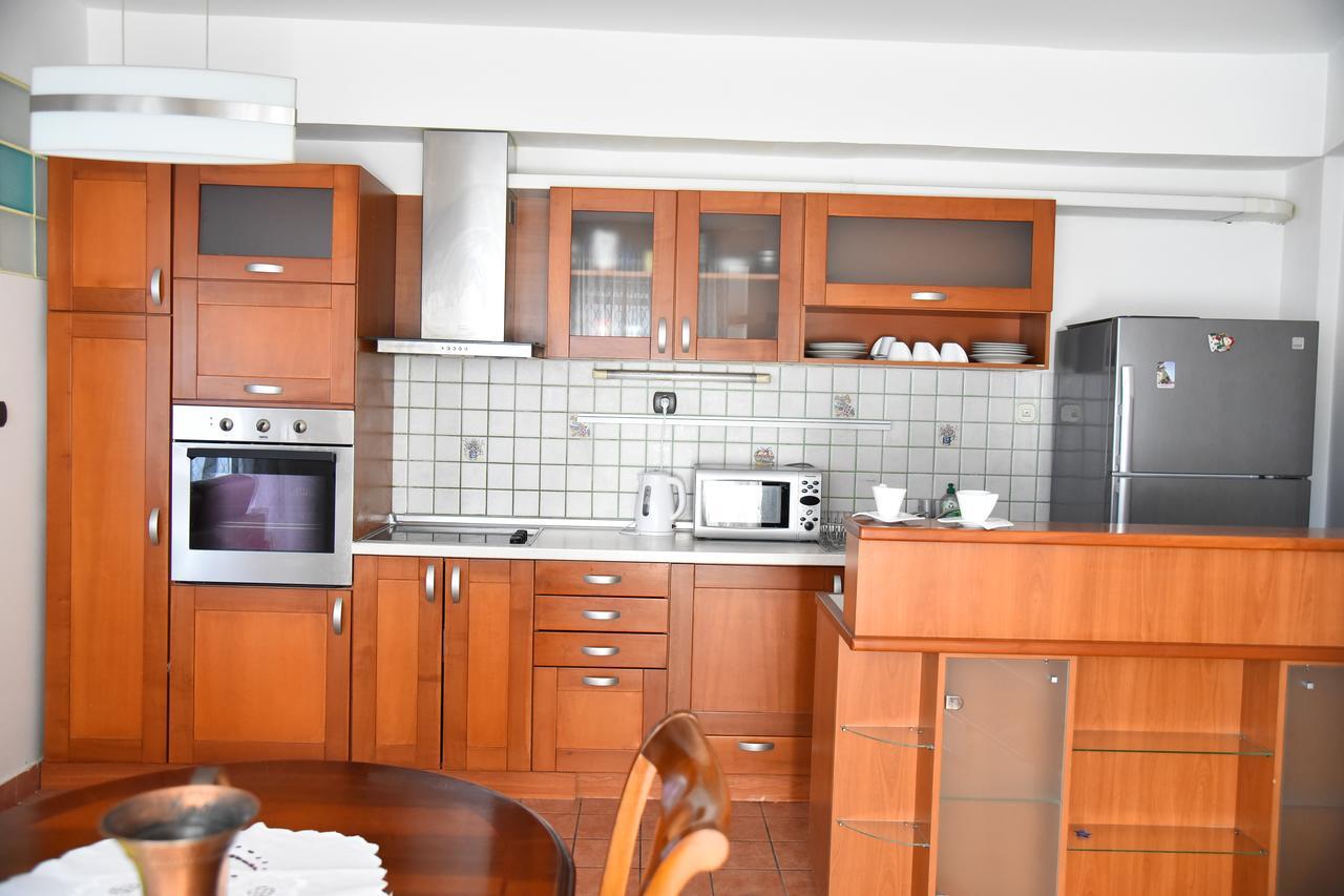 3 Bedroom Home With Parking Garage In The Heart Of Skopje Ngoại thất bức ảnh