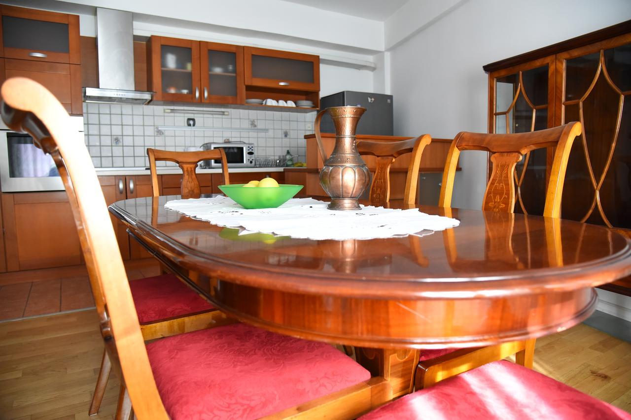 3 Bedroom Home With Parking Garage In The Heart Of Skopje Ngoại thất bức ảnh